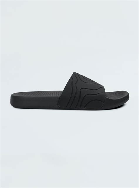 Buy Men Textured Open-Toe Sliders Online at just Rs. 499.0 ...
