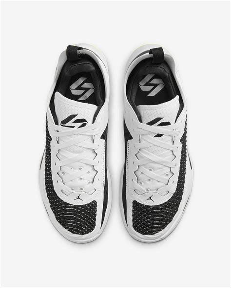 Luka 1 PF Men's Basketball Shoes. Nike PH