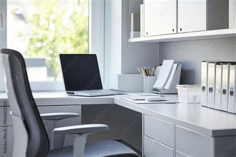 Compact Desk 的图像结果