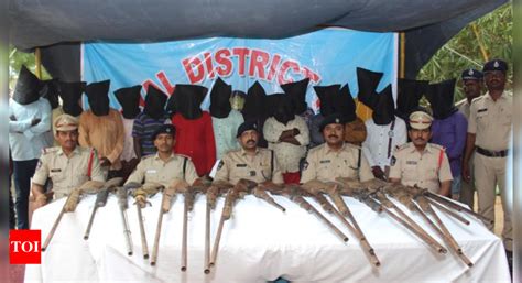 Andhra Pradesh: Nandyal police seizes 16 country made weapons ...