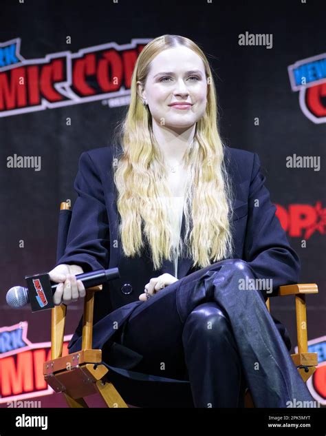 Harry potter stars daniel radcliffe immagini e fotografie stock ad alta risoluzione - Alamy