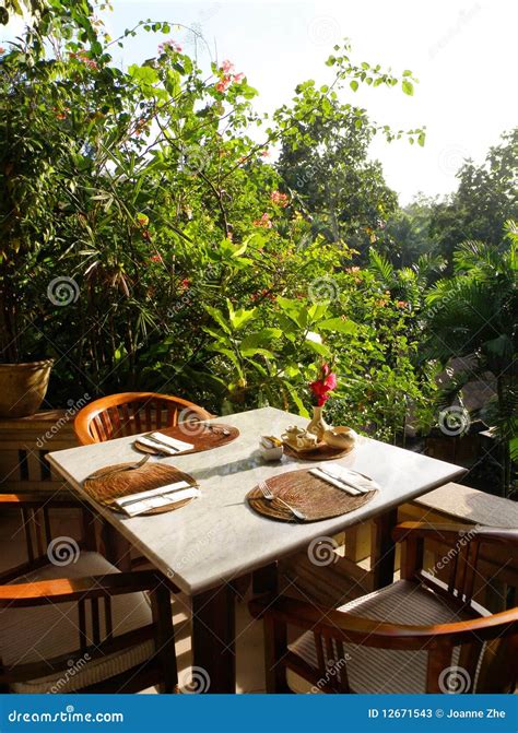 Al Fresco Dining 的图像结果