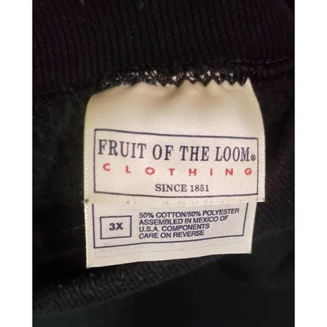 Fruit of the Loom Men's Black Jumper | Depop
