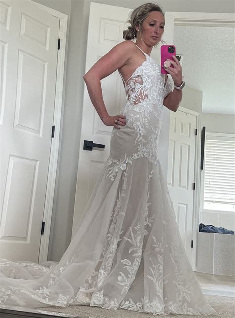 Essense of Australia D2770 New Wedding Dress Save 43% - Stillwhite