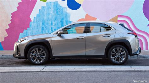 2019 Lexus UX 200 F-Sport | Side
