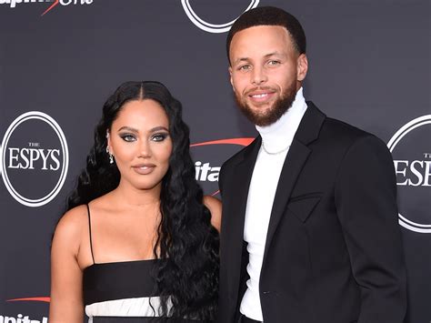 Ayesha & Steph Curry’s Full Family Photo Shows Activity They All Adore