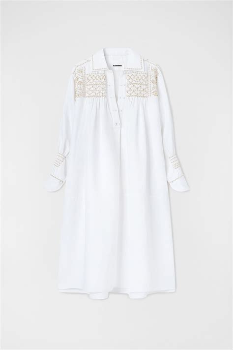 Best vacation dresses to pack for your end-of-year holiday | Vogue India