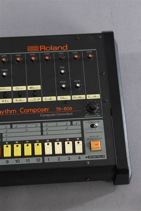 1982 Roland TR-808 Rhythm Composer Vintage Drum Machine | Guitar Chimp