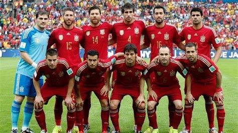 图文-[欧洲杯]西班牙VS意大利 西班牙首发赛前合影_国际足球-西班牙_新浪竞技风暴_新浪网