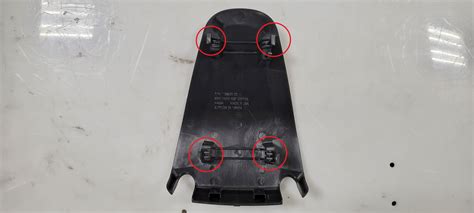 Back Panel - Headrest - 3rd Row - LH (Remove and Replace)