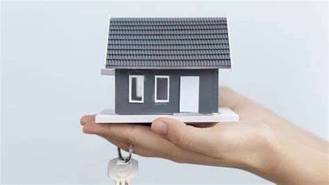 Home loan interest rates: Fixed vs. floating—Which one will save you more?