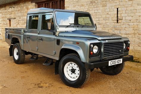 Defender 130 2.2TDci Double Cab Pick Up - Land Rover Monthly