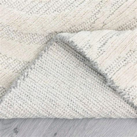 Contour Hand Loom Wool Rug – Obeetee Retail Pvt. Ltd.