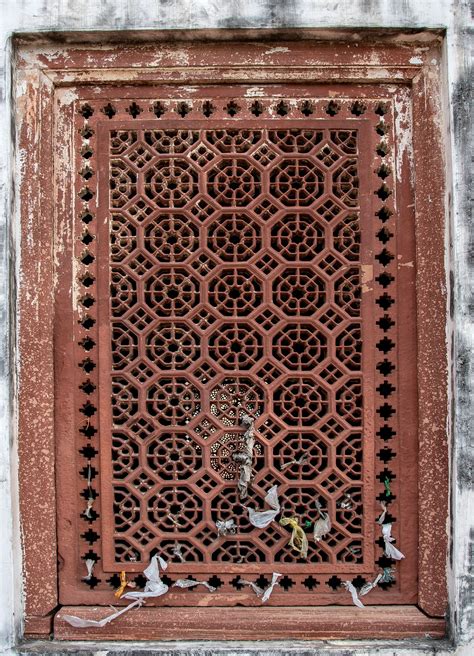 This museum of the dead in Agra is actually an architectural wonder ...
