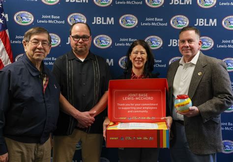 JBLM offers free vanpooling, wins commuter award | Article | The United ...