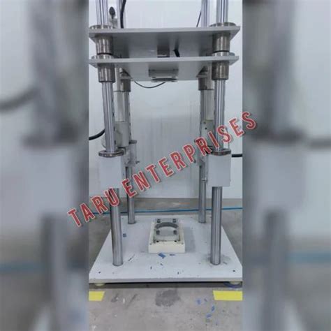 Compression Testing Machine 的图像结果
