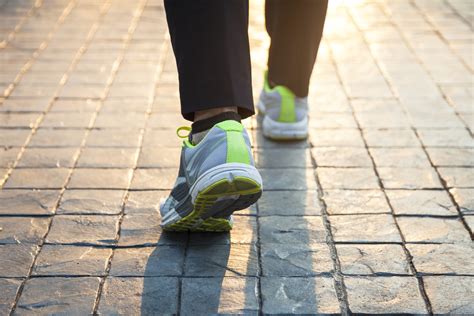 Leg pain when you walk? Don’t ignore it - Harvard Health