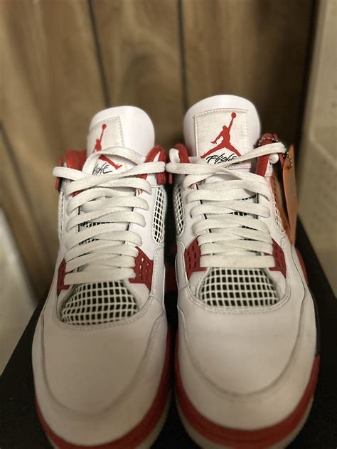 Fire Red 4s for Sale in Shirley, NY - OfferUp