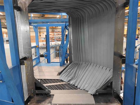 172 gangway systems to be built for new generation of CAF trains in London - Major order for ...