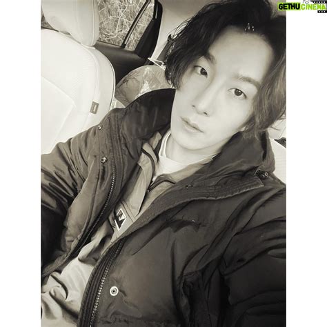 Dong Hyun-bae Wiki, Biography, Age, Photos, Spouse and more