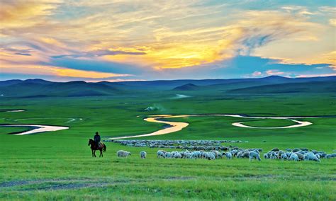 新疆巴音布鲁克天鹅湖风景最美时节！_【新疆旅游攻略】_领袖户外