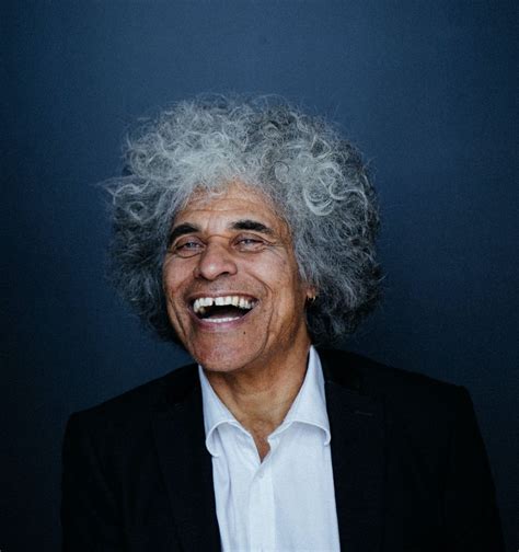 Paul Ubana Jones plays Redcliff Restaurand & Bar Te Anau, Redcliff Cafe ...