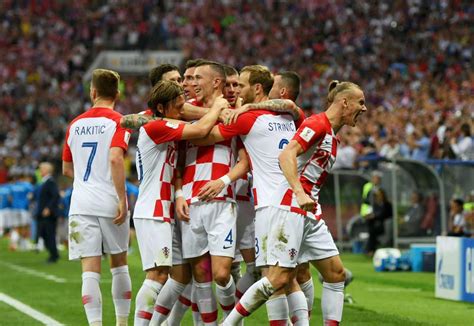 克罗地亚出战欧洲杯预选赛，莫德里奇领军格子兵，3分易如反掌！_克罗地亚队