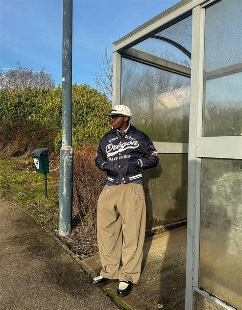 Super baggy tailored fit trousers - Men | Bershka