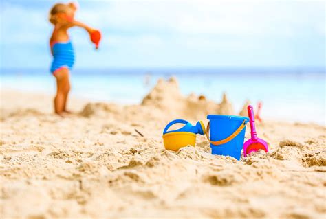 21 Great Baby Beach Games The Whole Family Can Get Into