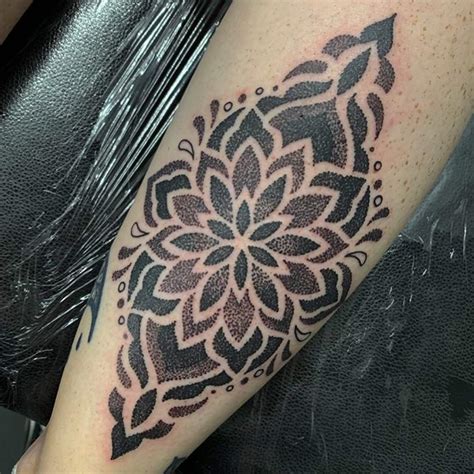 Tattoo Scarring: Top Causes and 5 Ways to Fix It - AuthorityTattoo