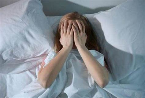 判断失眠的三个标准是什么 睡眠障碍有哪些危害 _八宝网