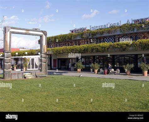 Pisa airport hi-res stock photography and images - Alamy