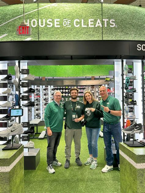 Working at DICK'S Sporting Goods | Great Place To Work®