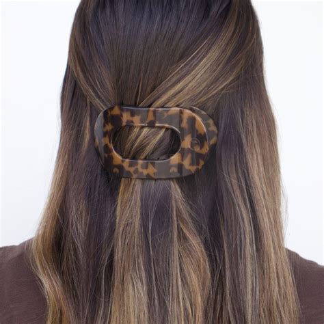 Tortoise Medium Flat Round Hair Clip in Brown | TELETIES
