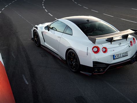 2020 Nissan GT-R: 177 Exterior Photos | U.S. News