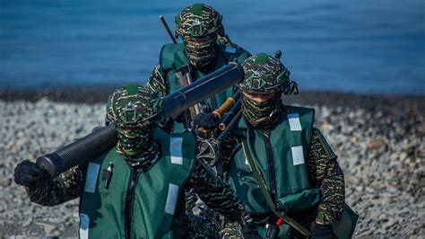 Reservists receive training during the annual Han Kuang military exercises in Taoyuan, Taiwan