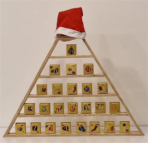 Albero di Natale in Pino Cileno Fenolico 3 ripiani 69 x 80 x 7 cm ...