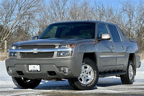 No Reserve: 43k-Mile 2002 Chevrolet Avalanche 1500 Z71 4x4 for sale on ...