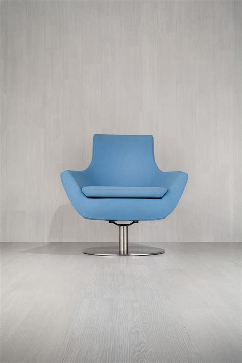 Vertu Resilient Plank: Empire Linear Oak by Parterre Flooring Systems ...