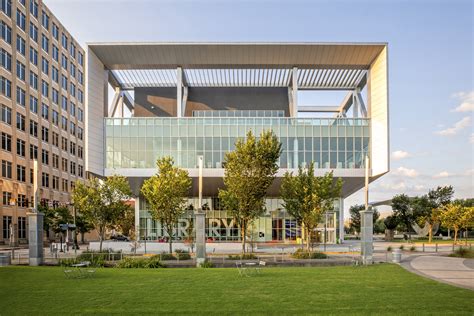Schwartz/Silver Architects — River Center Branch Library