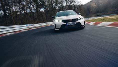Honda Civic Type R 2023: nuovo record sul giro al Nurburgring - Infomotori