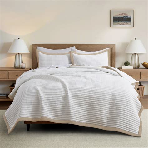 Amazon.com: Bonlino White Quilt Set King Size - Farmhouse Soft Striped ...