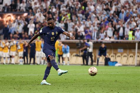Randal Kolo Muani was offered to Bayern Munich before the World Cup ...