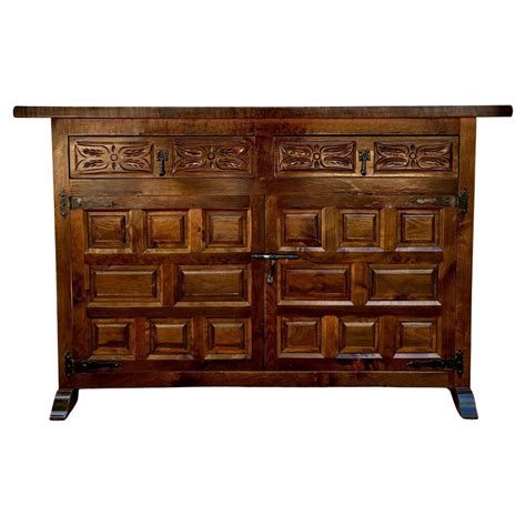 20th Century Catalán Spanish Dresser Carved in Walnut, 1920s For Sale ...