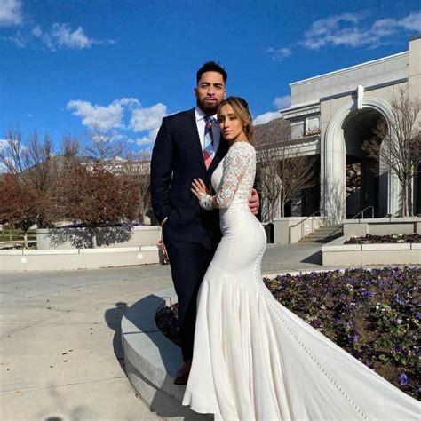 The Girlfriend Who Didn't Exist: Who Is Manti Te'o?