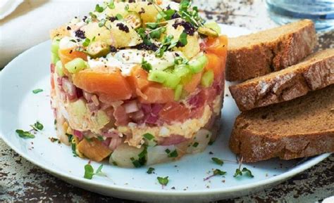Самые вкусные и нежные салаты к 8 марта! Три рецепта | Готовить может ...