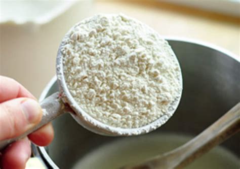 What’s the Difference Between All-Purpose Flour and Bread Flour? | Kitchn