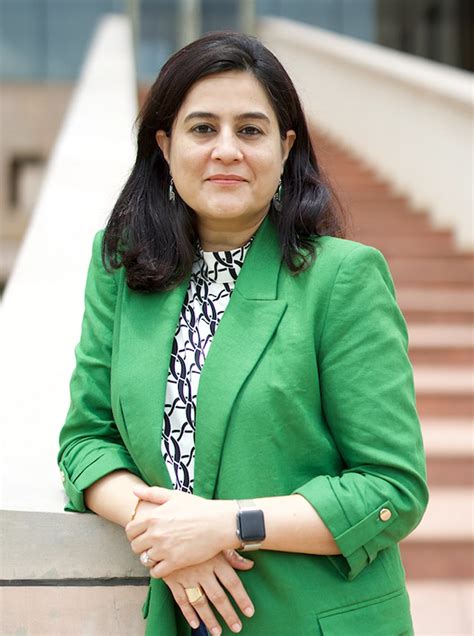 Leena Kinger Hans - ISB Faculty & Research