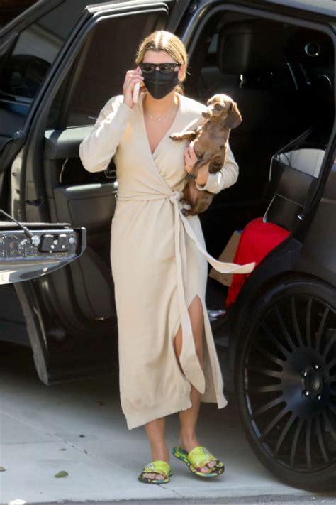 Sofia Richie Style - Arrives at Her Beach House 04/25/2020 • CelebMafia