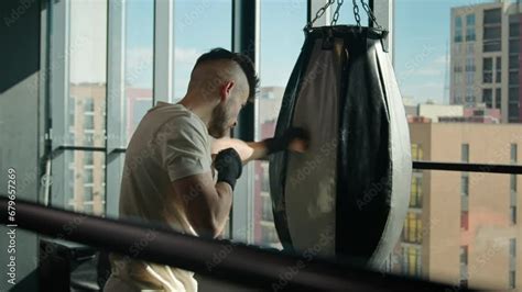 Boxing Man 的图像结果